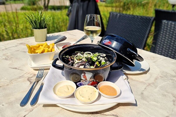 Mosselen op het terras bij Restaurant BØFF