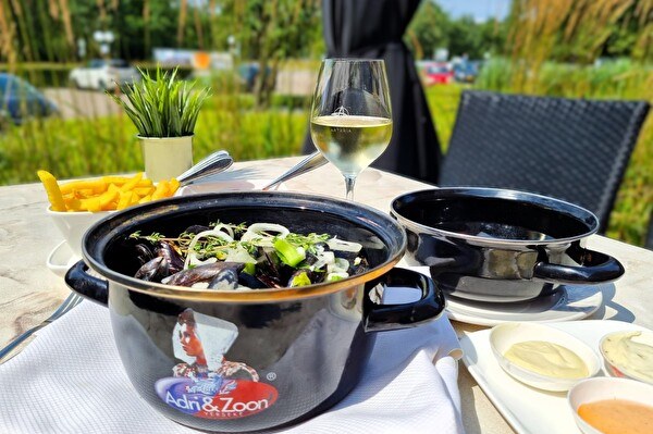 Mosselen op het terras bij Restaurant BØFF